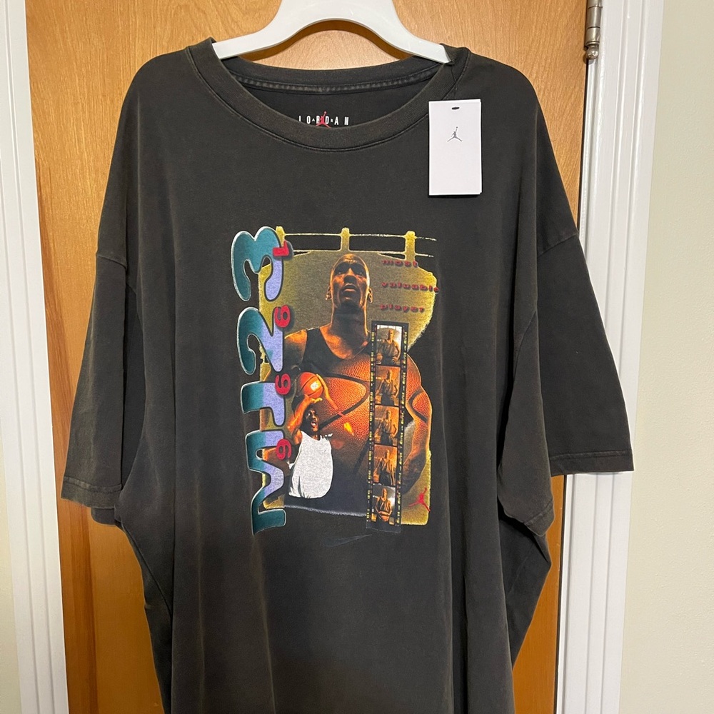 Jordan Olive Green Graphic Tee 3 XL Mens NWT